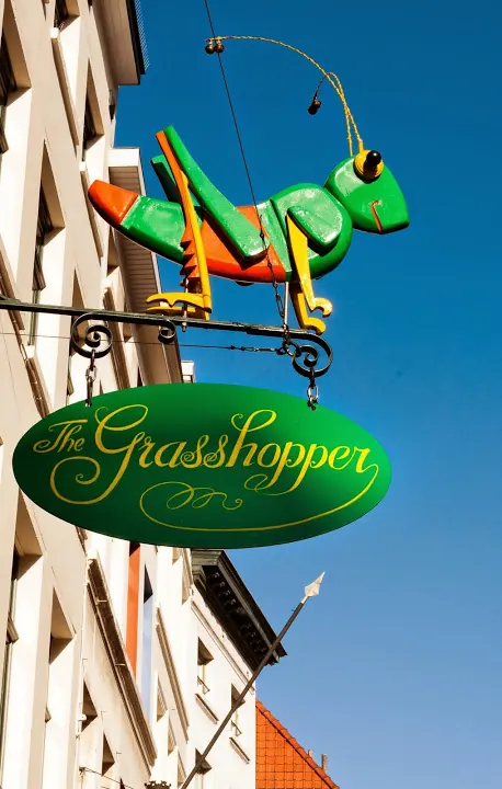 Enseigne sauterelle The Grasshopper